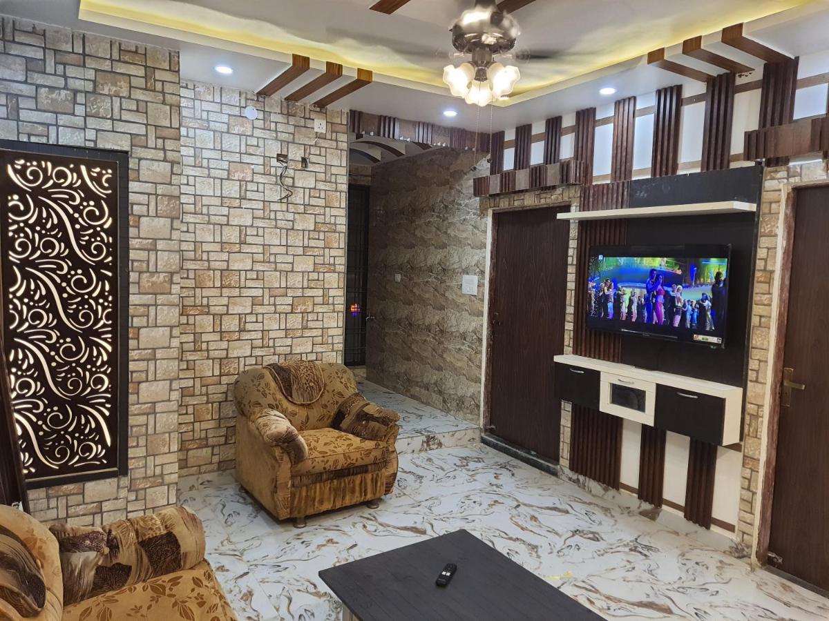 Divine Hotel & Banquet Hall Bhopal Bagian luar foto